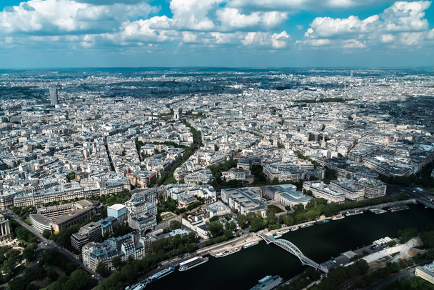 París panorámica desde la Torre Eiffel y vista del río Sena. París, Francia.  - Foto, Imagen