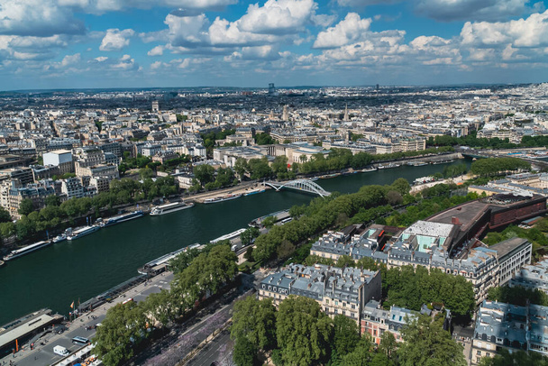 París panorámica desde la Torre Eiffel y vista del río Sena. París, Francia.  - Foto, imagen