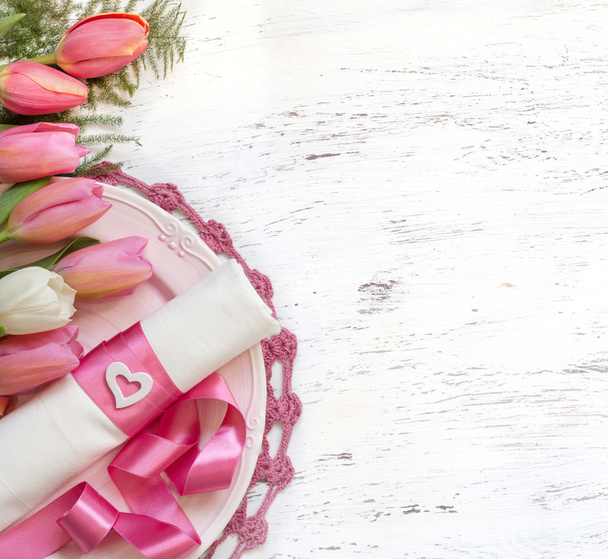 Table de mariage festive en rose
 - Photo, image