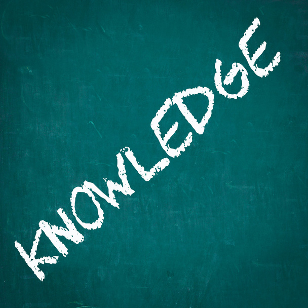 KNOWLEDGE written on chalkboard - Фото, зображення