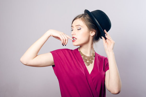 Young woman in hat - Fotografie, Obrázek