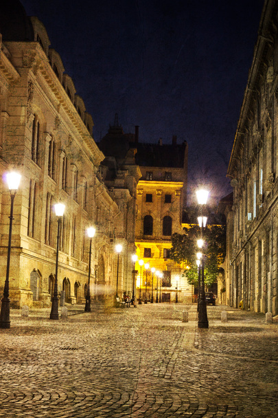 Bucarest centro histórico por la noche
 - Foto, Imagen