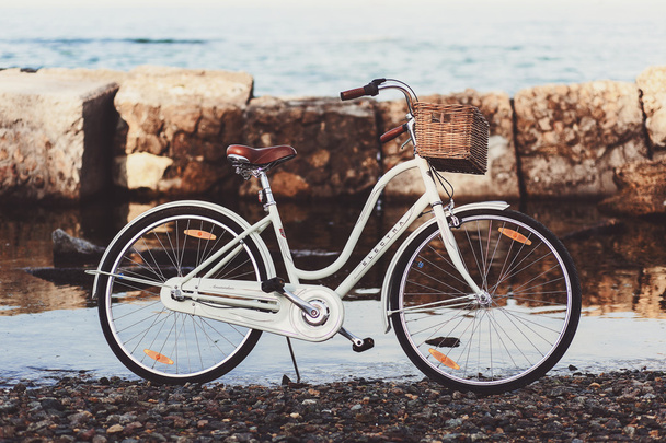 Retro rower nad morzem - Zdjęcie, obraz