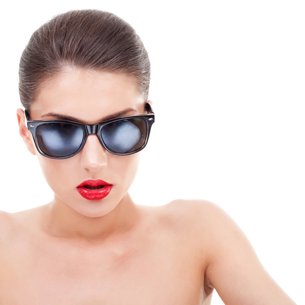 Femme portant des lunettes de soleil
 - Photo, image