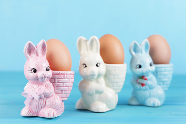 egg cups with easter bunny - Valokuva, kuva