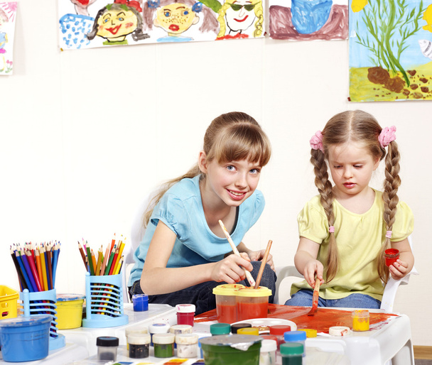 Kindermalerei in der Vorschule. - Foto, Bild
