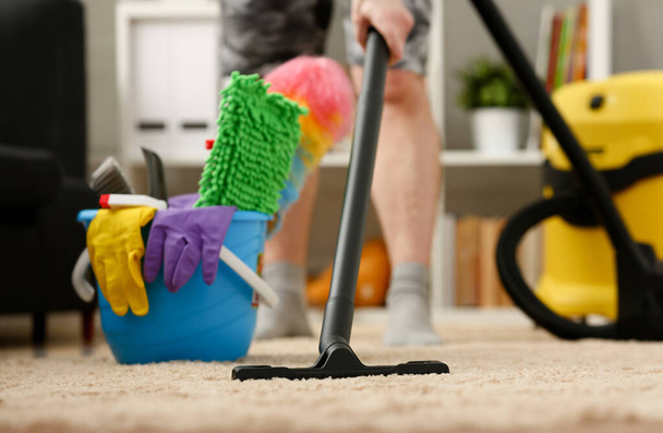 Домашній догляд за килимовим пилососом від бруду і стилю життя
 - Фото, зображення