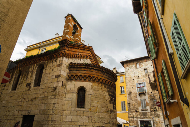 Město Brescia v Itálii. Krásné město, starobylé ruiny a ulice - Fotografie, Obrázek