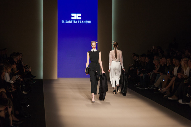 Elisabetta Franchi show at the Milan Fashion Week - Foto, afbeelding