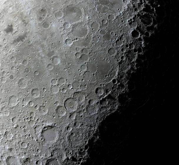 Kraatteri kuussa. Kuun kraattereita lähikuvassa. Korkean resoluution kuva - Valokuva, kuva