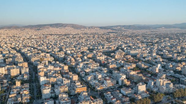 Architektonické detaily Atén: pohled zblízka na městské budovy a stavby. Kvalitní fotografie - Fotografie, Obrázek