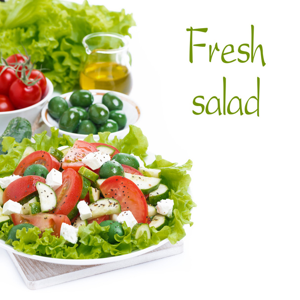 świeży zielony sałatka z warzywami i serem feta i składnik - Zdjęcie, obraz