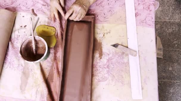 Arbeiten in einer keramischen Werkstatt und Werkzeugen - Filmmaterial, Video