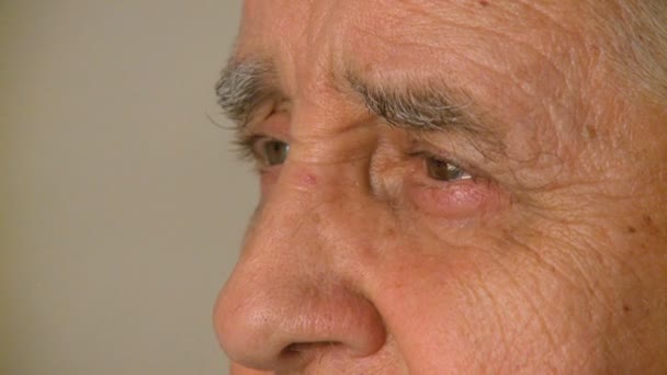 visage humain homme 70 ans 5 10
 - Séquence, vidéo