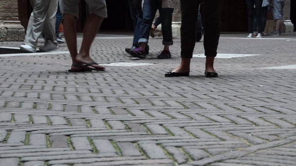 Ludzie chodzą w Siena - Materiał filmowy, wideo