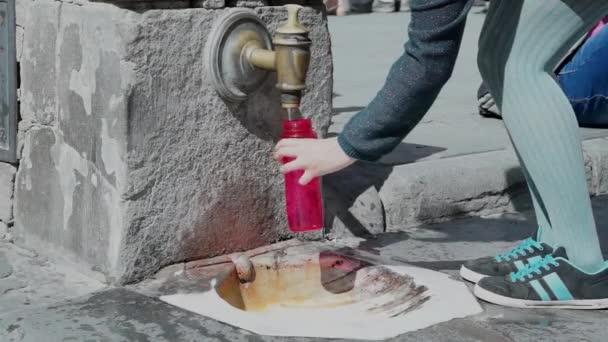 die fonte gaia auf der piazza del campo in siena - Filmmaterial, Video