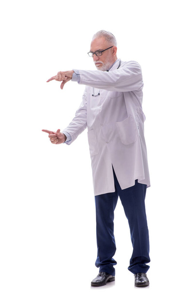 Starý lékař izolovaný na bílém - Fotografie, Obrázek
