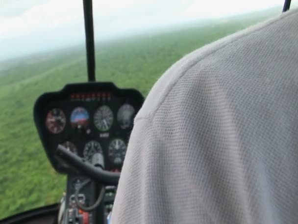 ein Hubschrauber im Flug - Filmmaterial, Video