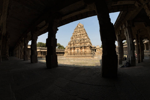 Airavatesvara Temple é um templo hindu de arquitetura dravidiana localizado na cidade de Darasuram, perto de Kumbakonam, distrito de Thanjavur, no estado indiano de Tamil Nadu.. - Foto, Imagem