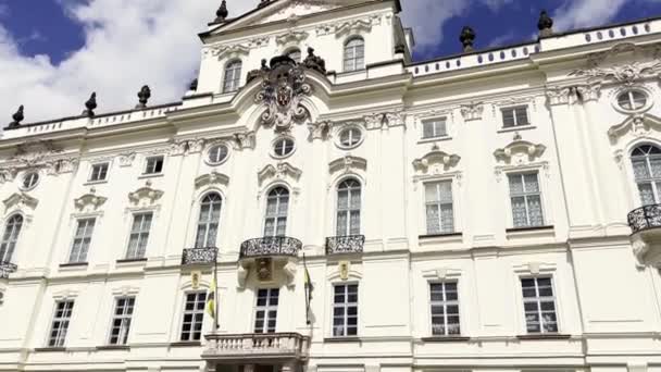 Gyönyörű utcák és házak Prága óvárosában, Csehországban. - Felvétel, videó