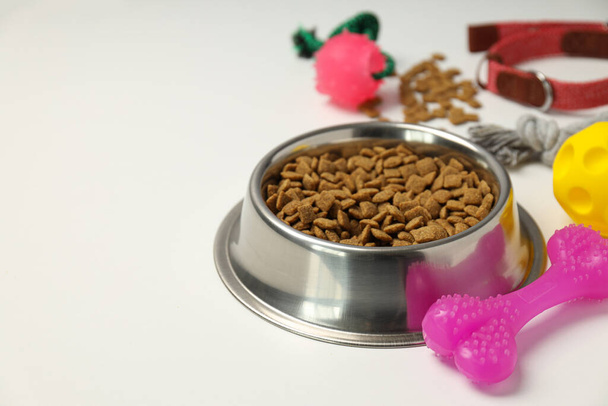 Leckeres und schmackhaftes Futter für Haustiere, Haustierzubehör - Foto, Bild