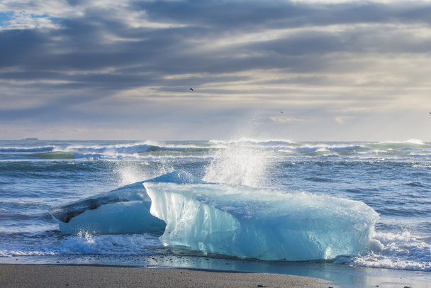 Ice beach with water wave - Zdjęcie, obraz