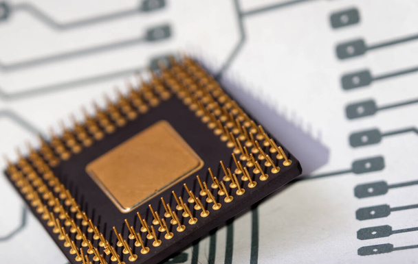CPU vagy központi processzor egység az elektronikus áramkör vázlatán. Félvezető technológiák koncepciója. - Fotó, kép