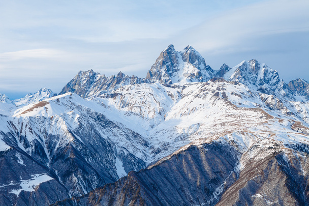 Panoraman vuorijono Kaukasuksella, Ushbassa
 - Valokuva, kuva