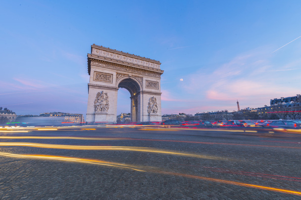 Триумфальная арка на закате
 - Фото, изображение