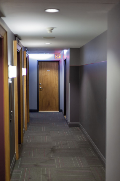 Corridoio vuoto di un hotel
 - Foto, immagini