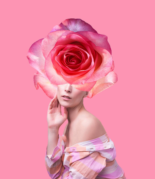 Αφηρημένη σύγχρονη τέχνη σχεδιασμός ή πορτρέτο της νεαρής γυναίκας με λουλούδια στο πρόσωπο κρύβει τα μάτια της - Φωτογραφία, εικόνα