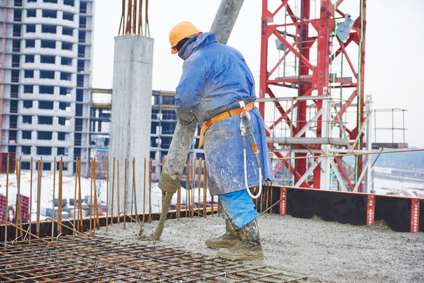 İnşaat işçisi concreter - Fotoğraf, Görsel