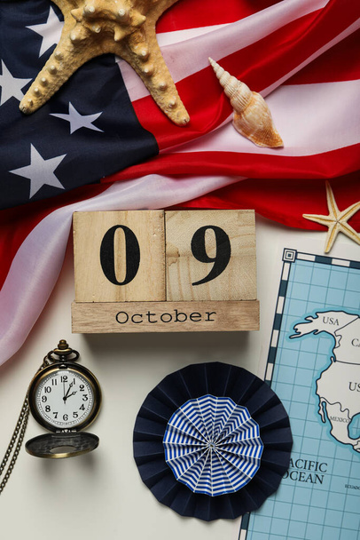 Kolumbusz napja. Amerikai zászló térképpel és naptárral - Fotó, kép