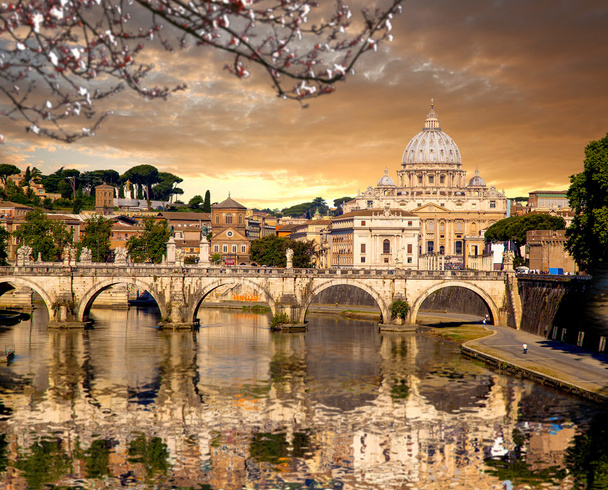 Basilica di San Pietro bahar sırasında zaman Vatikan, Roma, İtalya - Fotoğraf, Görsel