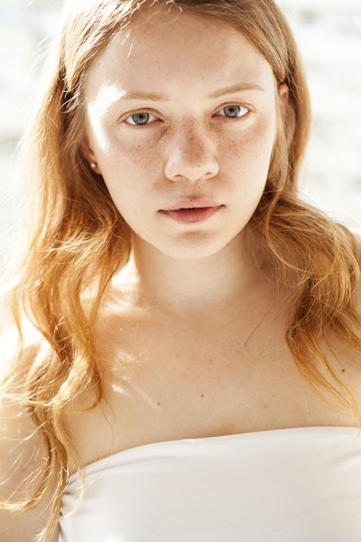 Portrait close up young beautiful young woman - Fotografie, Obrázek