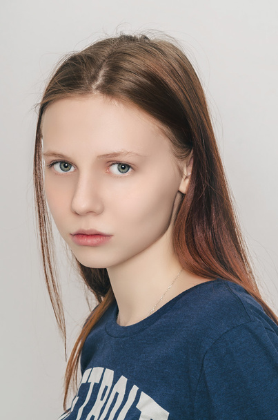 Beautiful  girl in studio teenage - Foto, afbeelding