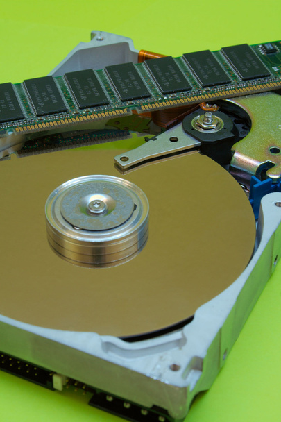 Disco duro y memoria RAM
 - Foto, Imagen