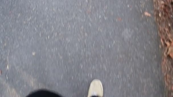 Aszfalt úton járás - Felvétel, videó