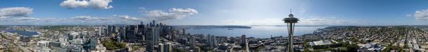 Vista aérea de Seattle, Washington. Es una ciudad portuaria en la costa oeste de los Estados Unidos. Es la ciudad más poblada en el estado de Washington y la región noroeste del Pacífico de América del Norte.. - Foto, Imagen