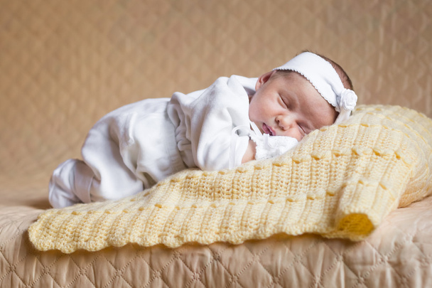 Neugeborenes Mädchen schläft - Foto, Bild