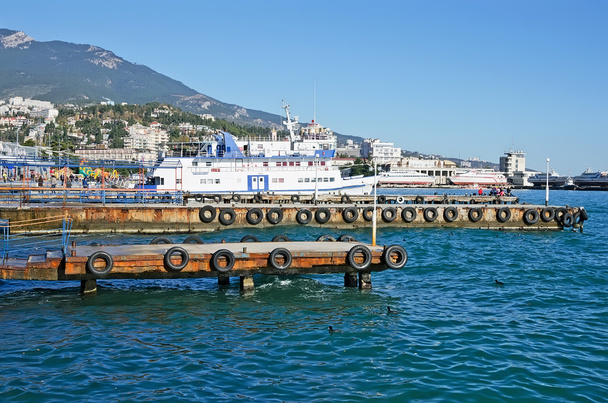porto marítimo de yalta
 - Foto, Imagem