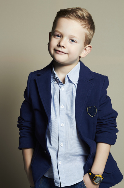 Niño pequeño.Niño con estilo en traje. moda children.business chico
 - Foto, Imagen