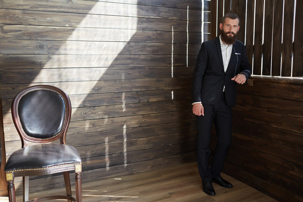 Bearded man in suit - Foto, immagini