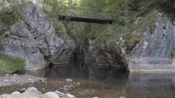 Corcoaia Gorge (Cheile Corcoaia), área protegida cerca de Cerna sat, Pades, condado de Gorj, Rumania - Imágenes, Vídeo