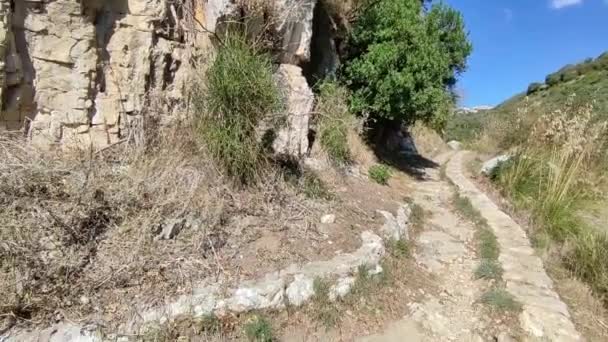 Масса Любренс, Кампанія, Італія 5 вересня 2023 р.: Огляд шляху, який з'єднує село Торка з Крепольським фіордом - Кадри, відео