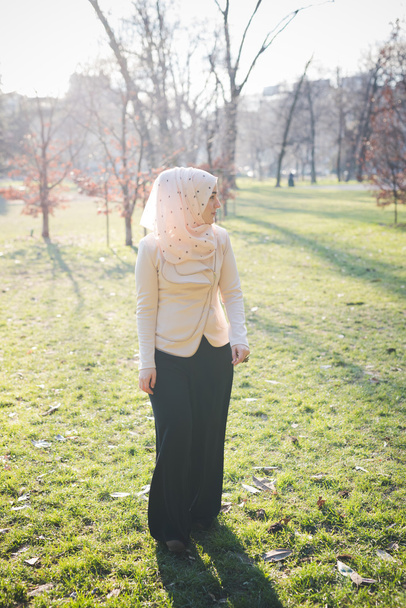 Young muslim woman in  park - Foto, immagini