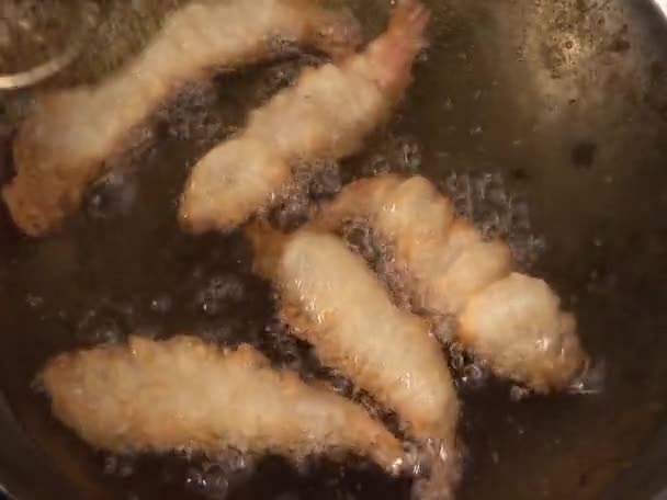 Smažené krevety brát ven - Záběry, video