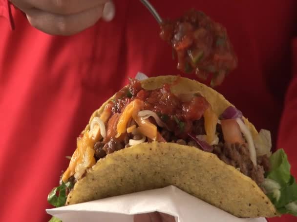 Taco κέλυφος γεμάτη - Πλάνα, βίντεο
