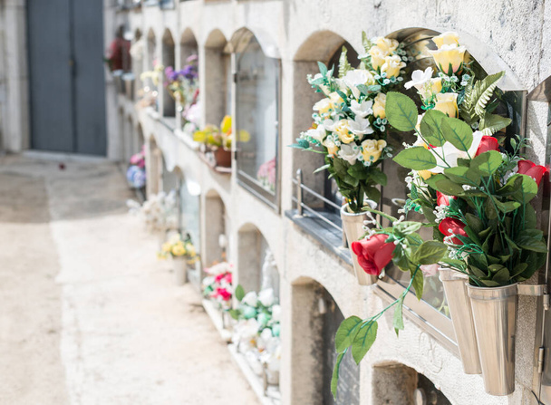 Garden of Remembrance: hautausmaan kukkien kieli - Valokuva, kuva