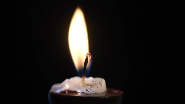 Крупный план пламени свечи для заднего плана - Кадры, видео